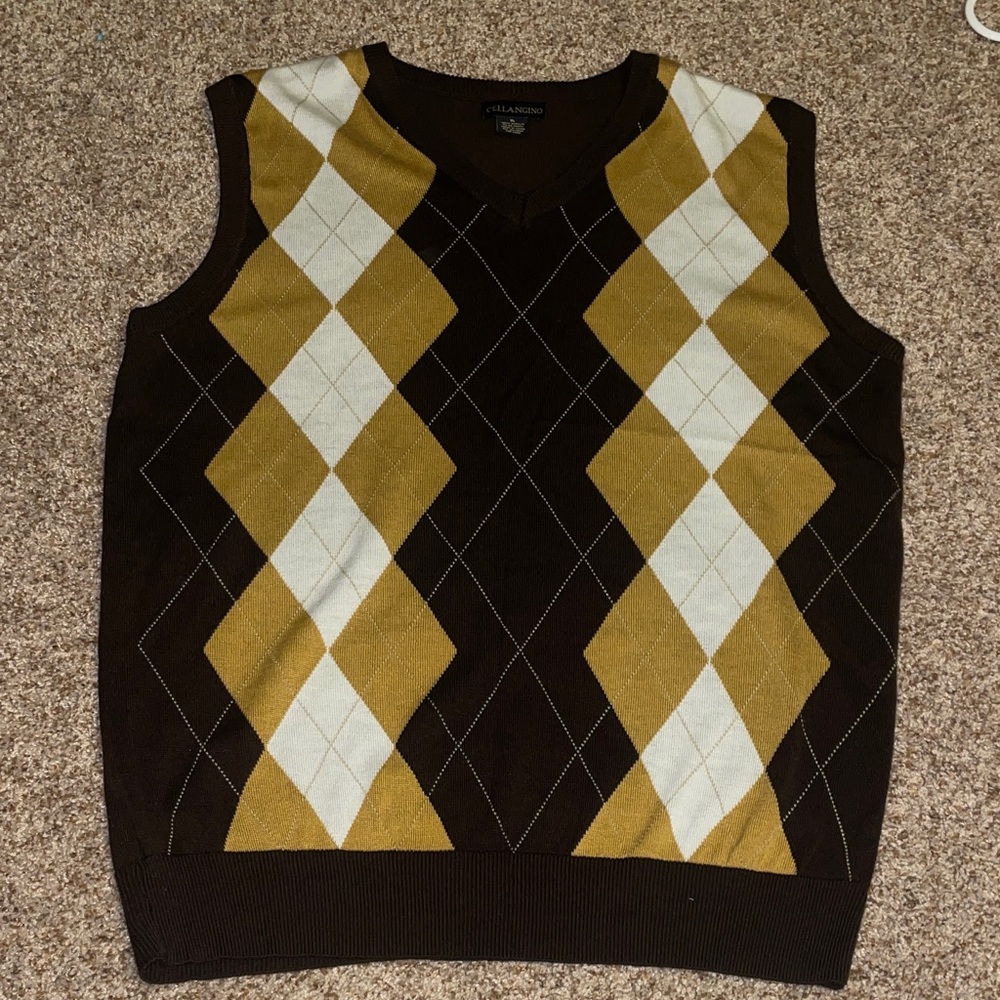 Men's V-Neck Argyle Sweater Vest - Brown and Gold
